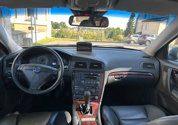 Volvo V70 cena 23900 przebieg: 240000, rok produkcji 2007 z Okonek małe 781